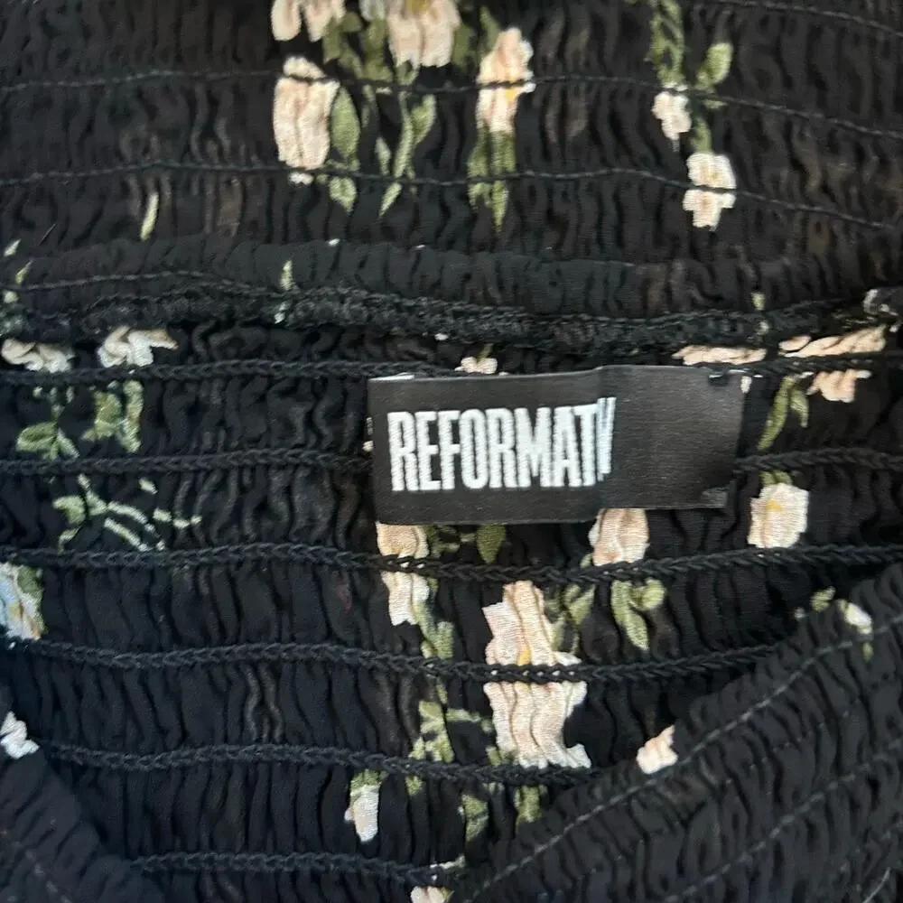 Reformation Black Floral Smocked Cropped Top Womens Size S Fitted Chic Beachy